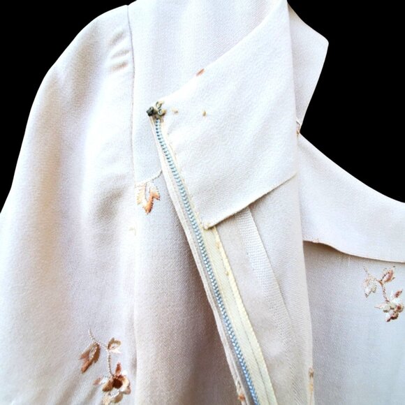 1950s Pin Up Wiggle Dress Size 4 Beige Embroidered Metal Zipper NWOT Deadstock - Picture 8 of 11